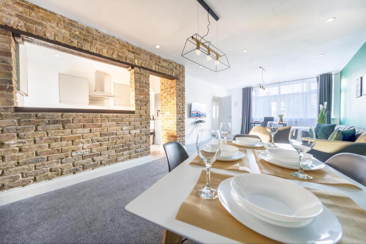 Contractor Accommodation Near Heathrow, Windsor Minutes From M4 スラウ エクステリア 写真
