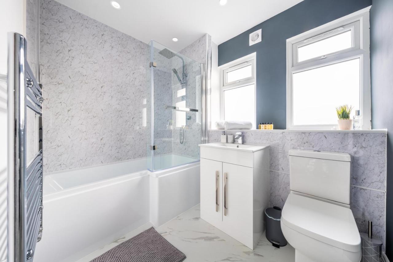 Contractor Accommodation Near Heathrow, Windsor Minutes From M4 スラウ エクステリア 写真