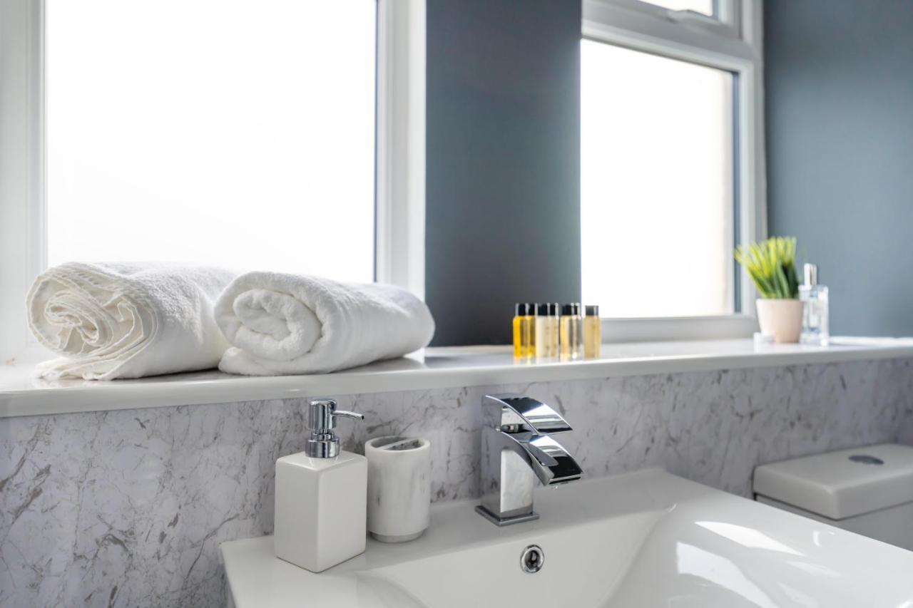 Contractor Accommodation Near Heathrow, Windsor Minutes From M4 スラウ エクステリア 写真