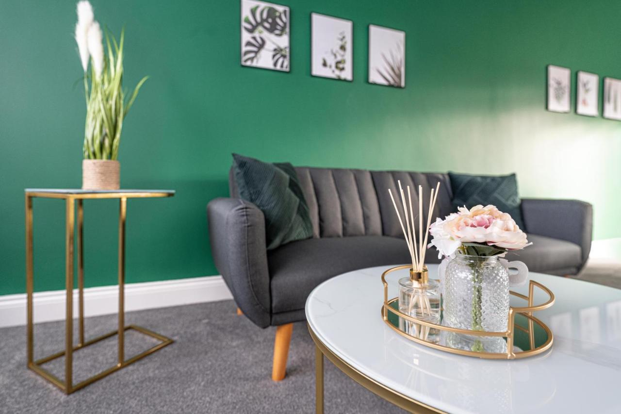 Contractor Accommodation Near Heathrow, Windsor Minutes From M4 スラウ エクステリア 写真