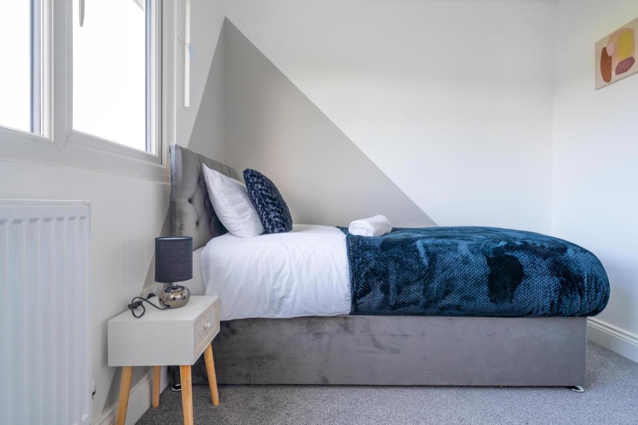 Contractor Accommodation Near Heathrow, Windsor Minutes From M4 スラウ エクステリア 写真